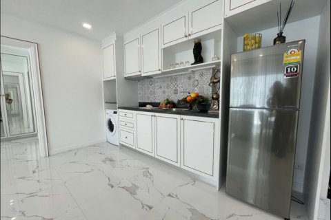 Condo in Pattaya, Thailand, 2 bedrooms  № 130639 - photo 14