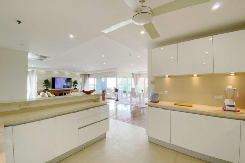 Condo in Pattaya, Thailand, 2 bedrooms  № 126881 - photo 8