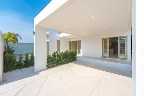 Villa in Bang Tao, Thailand 3 bedrooms № 125552 - photo 16