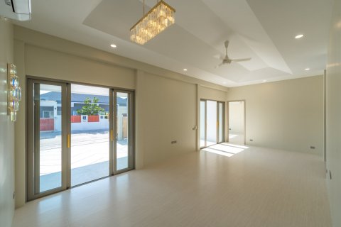 Villa in Bang Tao, Thailand 3 bedrooms № 125552 - photo 10