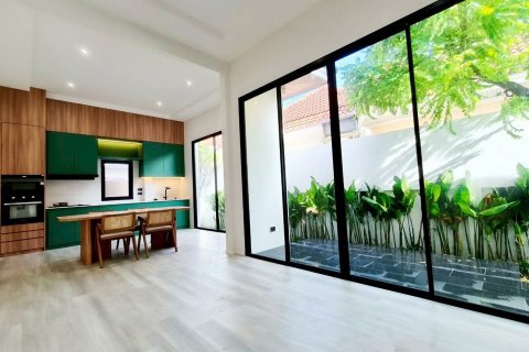 Недвижимость в Ратсаде, Таиланд 51м2  № 144471 - фото 12