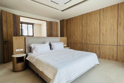 Property in Rawai, Thailand 353 sq.m. № 144531 - photo 10