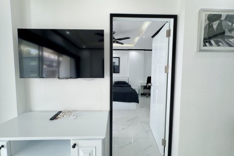 Condo in Pattaya, Thailand, 1 bedroom № 130064 - photo 6