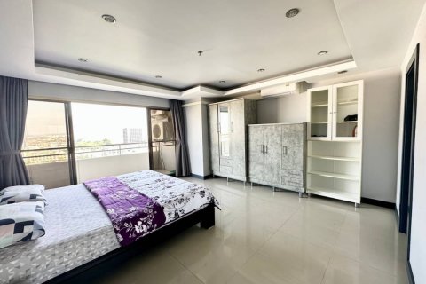 Condo in Pattaya, Thailand, 2 bedrooms  № 133091 - photo 18