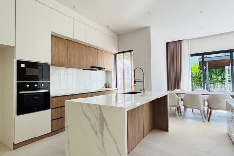 Property in Rawai, Thailand 353 sq.m. № 144531 - photo 3