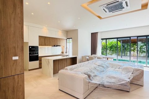 Property in Rawai, Thailand 353 sq.m. № 144531 - photo 5