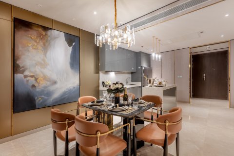 Condo in Watthana, Bangkok, Thailand, 2 bedrooms  № 124930 - photo 2