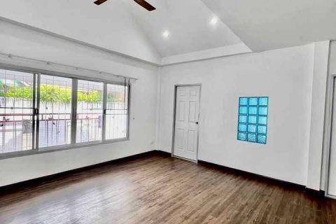 Propriété à Ban Ratsada, Thaïlande 42 m2 № 144529 - photo 10