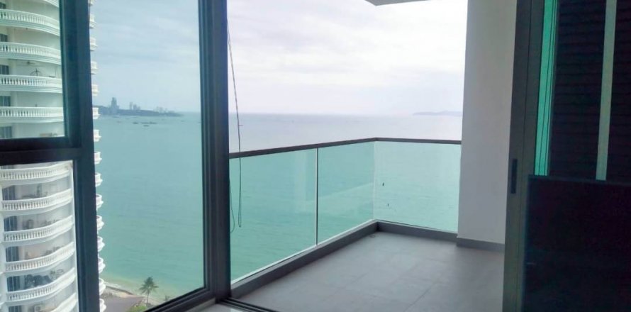 Condo in Pattaya, Thailand, 1 bedroom in Wong Amat Tower  № 121059