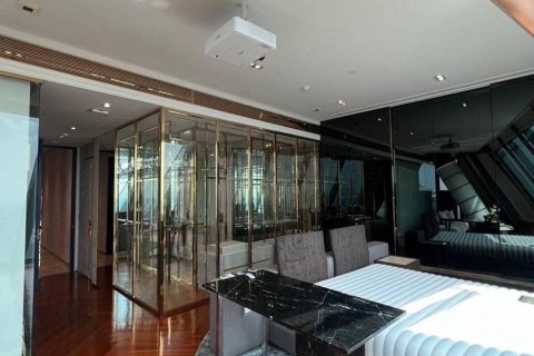 Condo in Watthana, Bangkok, Thailand, 3 bedrooms  № 124010 - photo 8