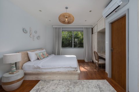 House in Bang Tao, Thailand 5 bedrooms № 132084 - photo 20