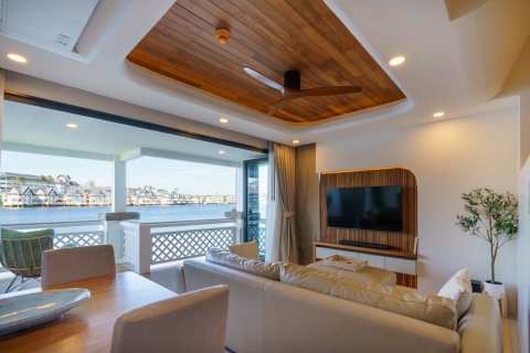 Condo in Bang Tao, Thailand, 2 bedrooms  № 132083 - photo 1