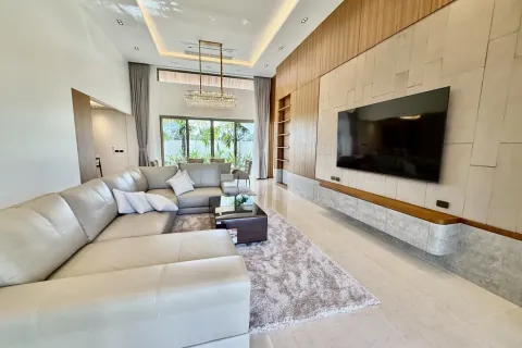 House in Bang Tao, Thailand 4 bedrooms № 132085