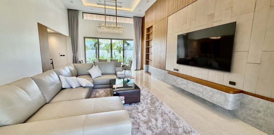 House in Bang Tao, Thailand 4 bedrooms № 132085