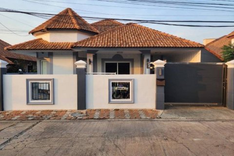 House in Pattaya, Thailand 3 bedrooms № 85610 - photo 1