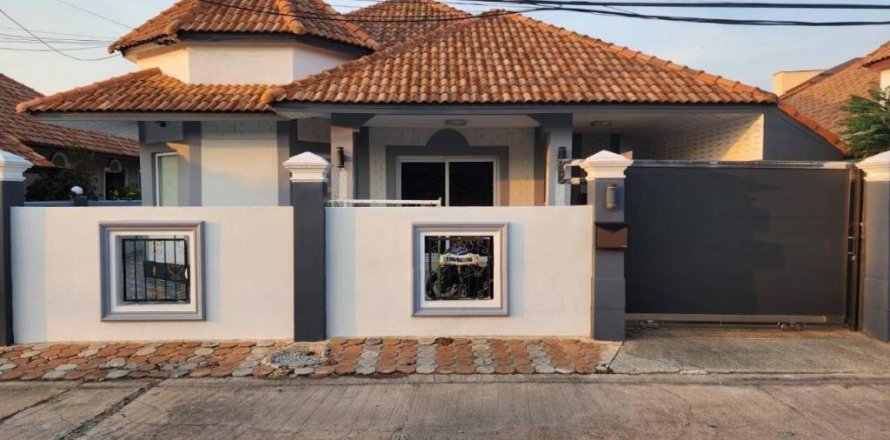 House in Pattaya, Thailand 3 bedrooms № 85610