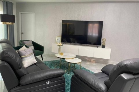 House in Pattaya, Thailand 3 bedrooms № 85610 - photo 5