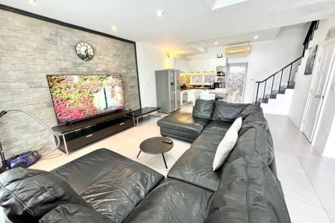 Townhouse in Phuket, Thailand 2 bedrooms № 133198 - photo 1