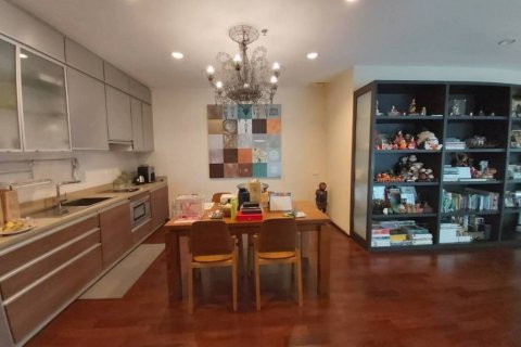 Кондоминиум с 2 спальнями в Бангкоке, Таиланд № 132679 - фото 2