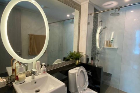 Condo in Bangkok, Thailand, 1 bedroom  № 132676 - photo 5