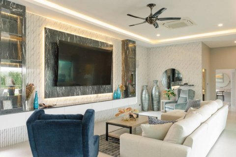 Вилла в Хуа Хине, Таиланд с 4 спальнями  № 132680 - фото 4