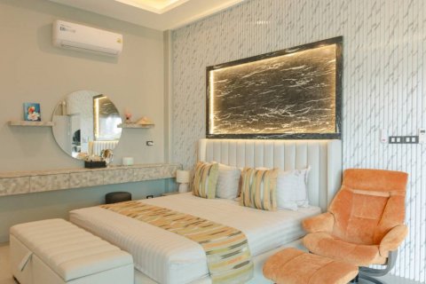 Вилла в Хуа Хине, Таиланд с 4 спальнями  № 132680 - фото 10