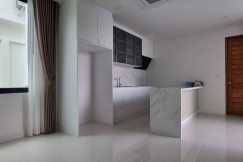 Villa in Pattaya, Thailand 5 bedrooms № 132675 - photo 5