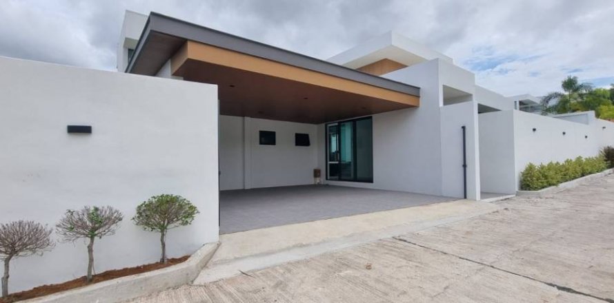 Villa in Pattaya, Thailand 5 bedrooms № 132675