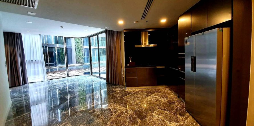 Condo in Bangkok, Thailand, 3 bedrooms  № 143781