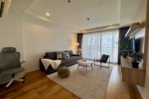 Condo in Bangkok, Thailand, 3 bedrooms № 85885 - photo 1