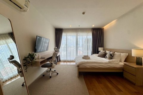 Condo in Bangkok, Thailand, 3 bedrooms № 85885 - photo 10