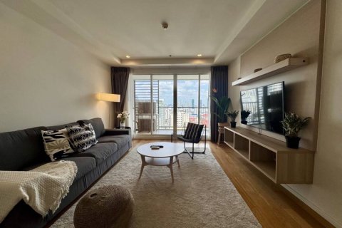 Condo in Bangkok, Thailand, 3 bedrooms № 85885 - photo 2