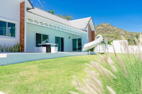 Villa in Hua Hin, Thailand 4 bedrooms № 124563 - photo 4