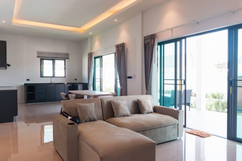 Villa in Hua Hin, Thailand 3 bedrooms № 124559 - photo 4