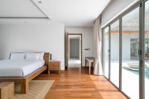 House in Bang Tao, Thailand 5 bedrooms № 132072 - photo 26