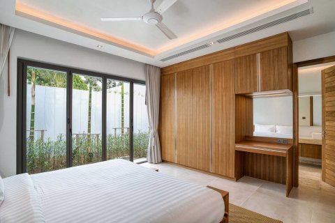 House in Bang Tao, Thailand 5 bedrooms № 132072 - photo 30