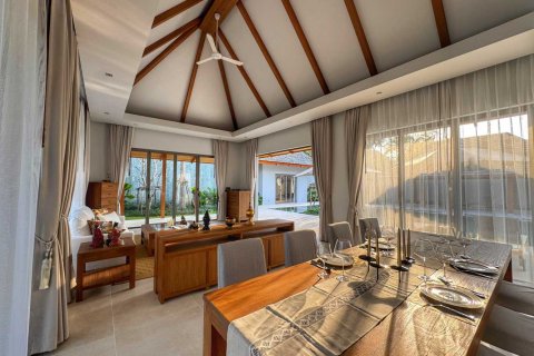 House in Bang Tao, Thailand 5 bedrooms № 132072 - photo 2