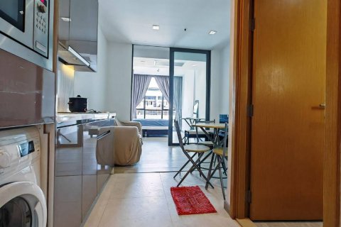 Condo in Khlong Toei, Bangkok, Thailand, 1 bedroom  № 123810 - photo 1