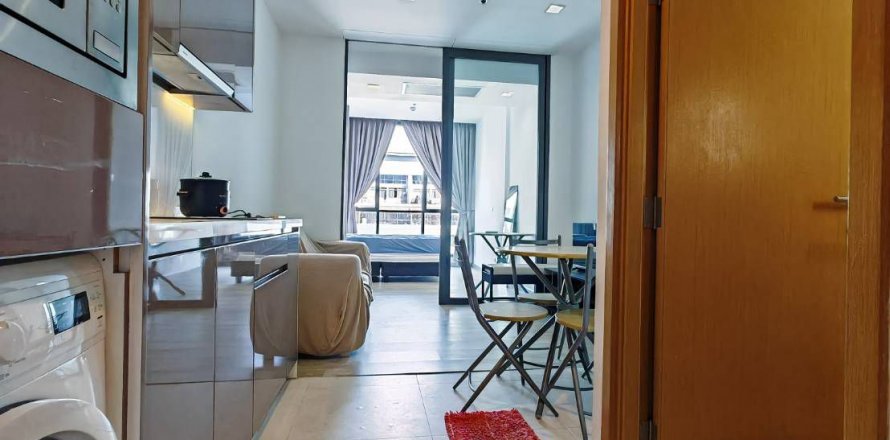 Condo in Khlong Toei, Bangkok, Thailand, 1 bedroom  № 123810