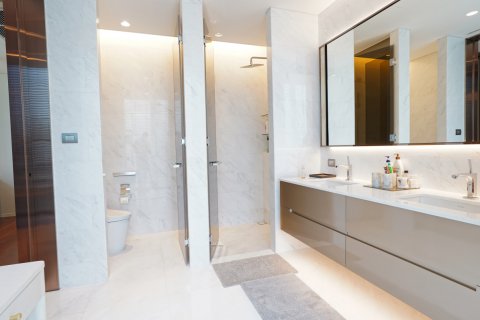 Condo in Pathum Wan, Bangkok, Thailand, 2 bedrooms  № 123809 - photo 24