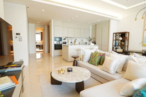 Condo in Pathum Wan, Bangkok, Thailand, 2 bedrooms  № 123809 - photo 1