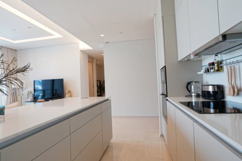 Condo in Pathum Wan, Bangkok, Thailand, 2 bedrooms  № 123809 - photo 4