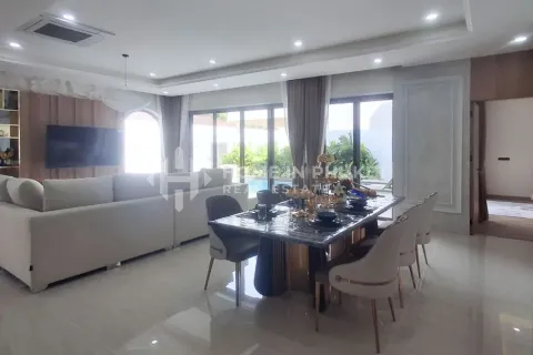 บ้านในภูเก็ต, ประเทศไทย 4 ห้องนอน № 131597 - รูปถ่าย 3