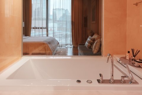 Кондоминиум с 2 спальнями в Ваттхане, Бангкок, Таиланд № 126342 - фото 8