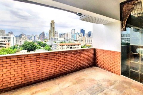 Duplex in Bangkok, Thailand 4 bedrooms № 119635 - photo 2