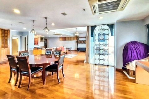 Duplex in Bangkok, Thailand 4 bedrooms № 119635 - photo 6