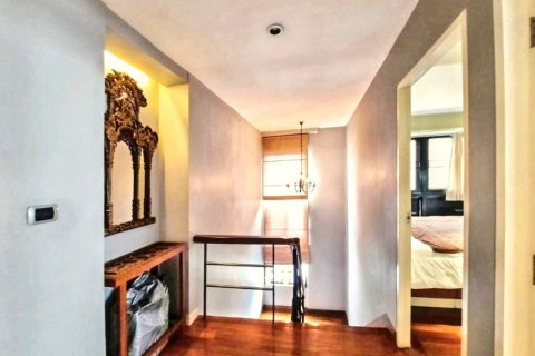 Duplex in Bangkok, Thailand 4 bedrooms № 119635 - photo 8