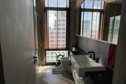 Condo in Bangkok, Thailand, 2 bedrooms  № 143263 - photo 6