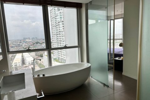 Condo à Sathon, Bangkok, Thaïlande, 3 chambres  № 143264 - photo 7