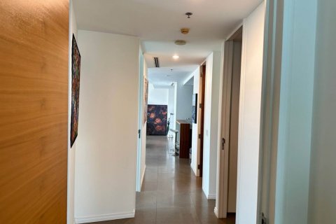 Condo à Sathon, Bangkok, Thaïlande, 3 chambres  № 143264 - photo 9